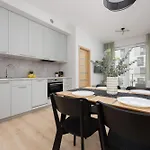 Stylish Apartments With Parking By Noclegi Renters