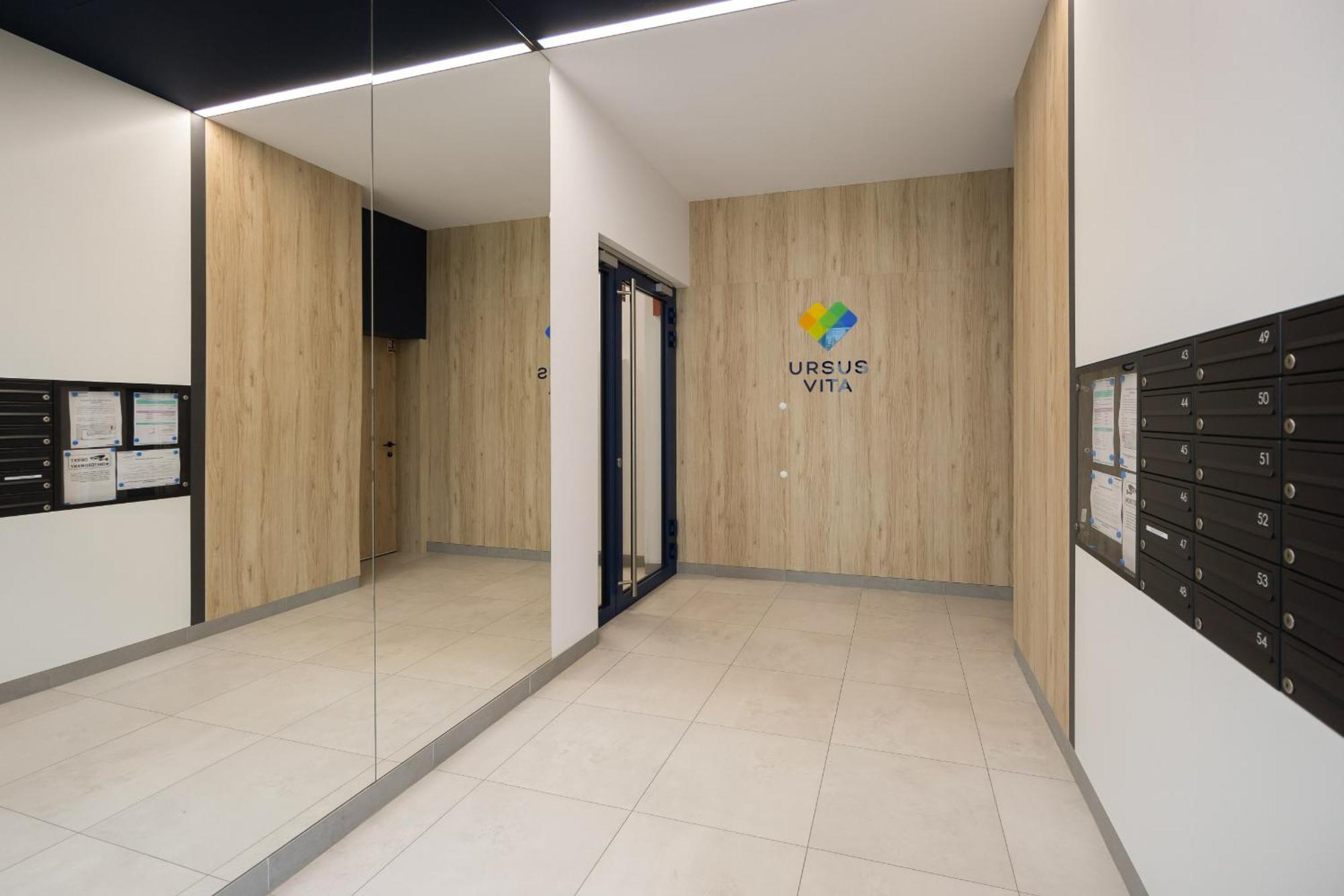 Stylish With Parking By Renters Warszawa