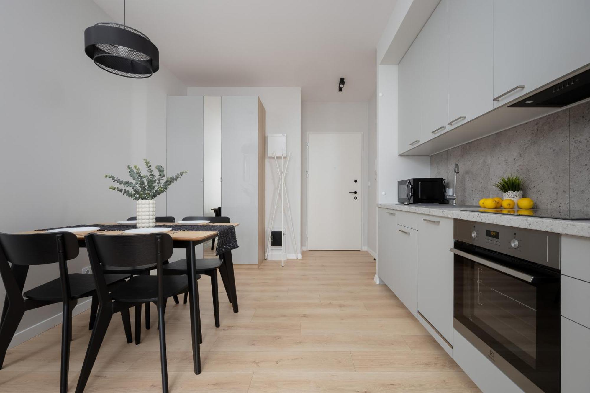 Stylish With Parking By Renters Lägenhet *