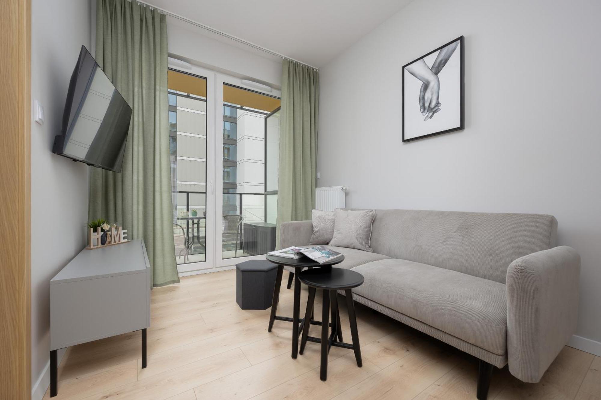 Stylish With Parking By Renters Appartement Warschau