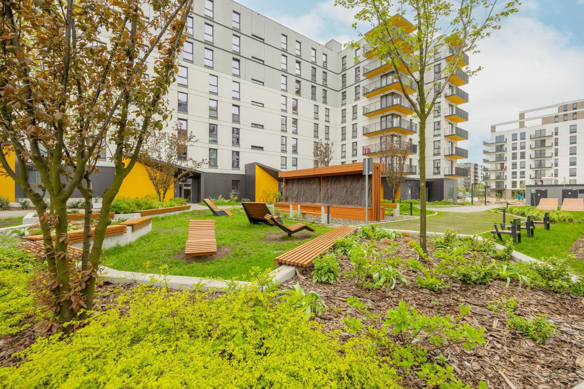 Stylish With Parking By Renters Warszawa